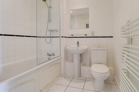 2 bedroom flat for sale, Centurion Court, Camp Road, St Albans, AL1