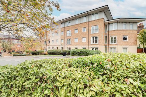 2 bedroom flat for sale, Centurion Court, Camp Road, St Albans, AL1