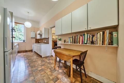 3 bedroom apartment for sale, Court Road, London