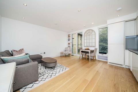 1 bedroom flat for sale, Chiswick High Road, London W4