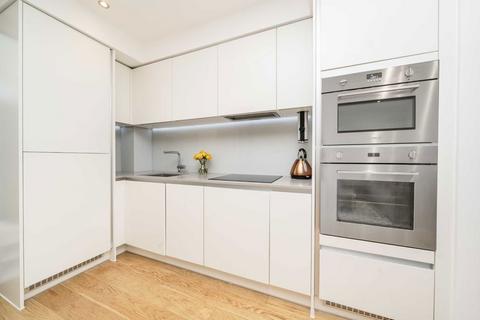 1 bedroom flat for sale, Chiswick High Road, London W4