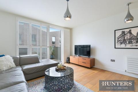 1 bedroom flat for sale, Durham Wharf Drive, Brentford, TW8 8FH