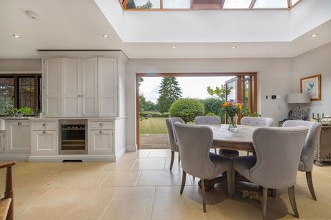 Freshfields Chalk Lane, East Horsley, Leatherhead, KT24 6TH