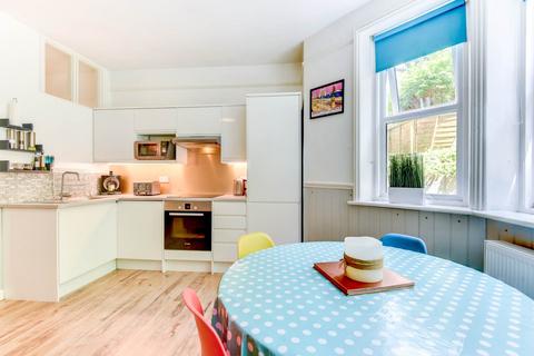 2 bedroom flat to rent, Second Avenue, Hove