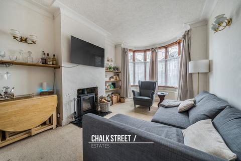 2 bedroom semi-detached bungalow for sale, Mansfield Gardens, Hornchurch, RM12