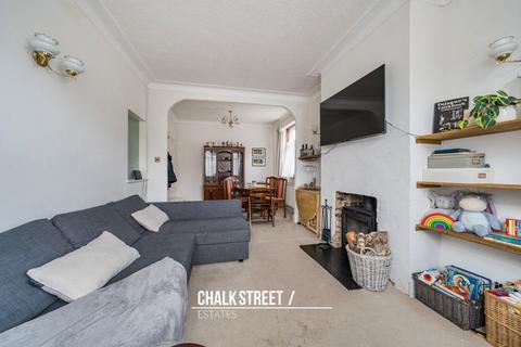 2 bedroom semi-detached bungalow for sale, Mansfield Gardens, Hornchurch, RM12