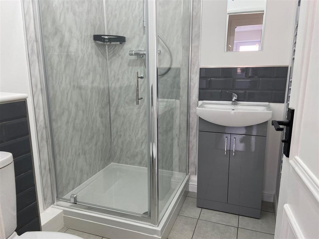 Shower Room.jpg