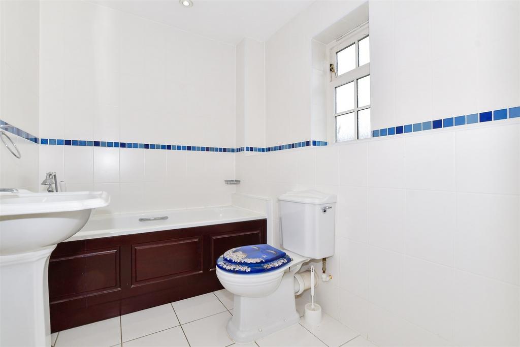En-Suite Bathroom