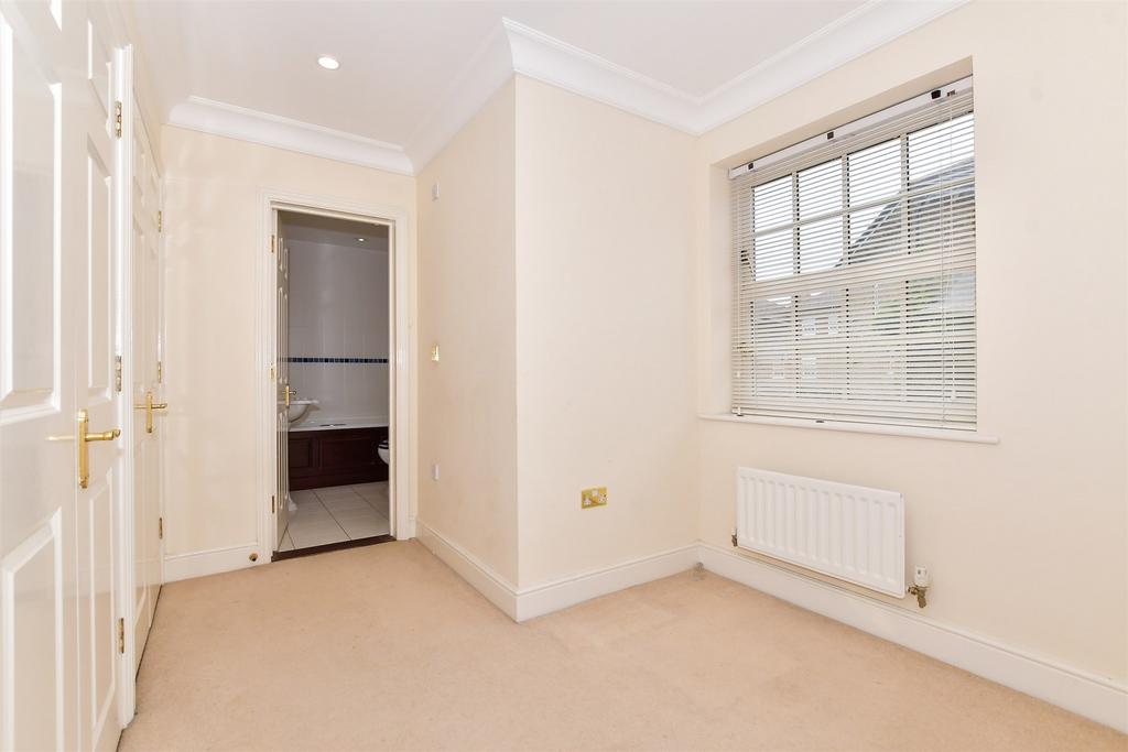 Walk-In Wardrobe