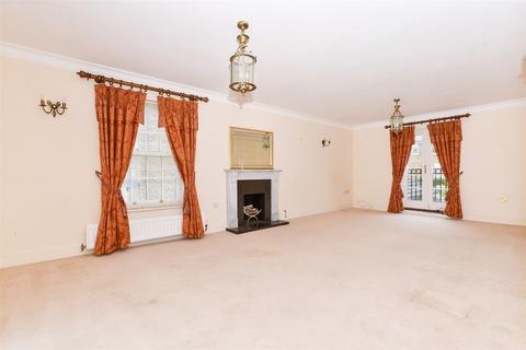 5 bedroom townhouse for sale, Kendall Avenue, Kings Hill, West Malling, Kent