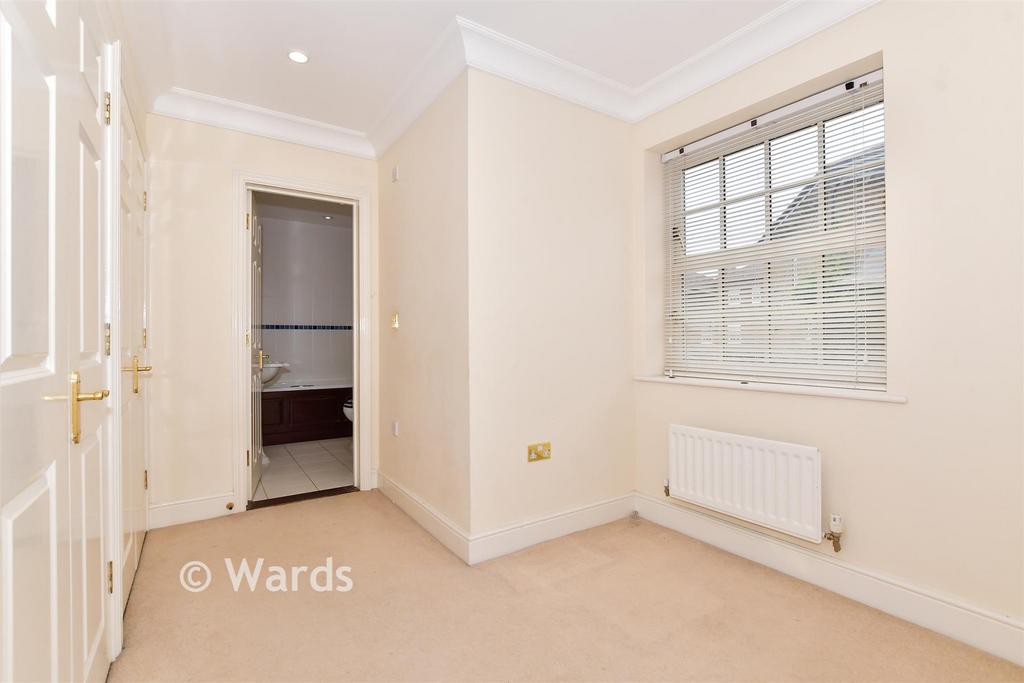 Walk-In Wardrobe
