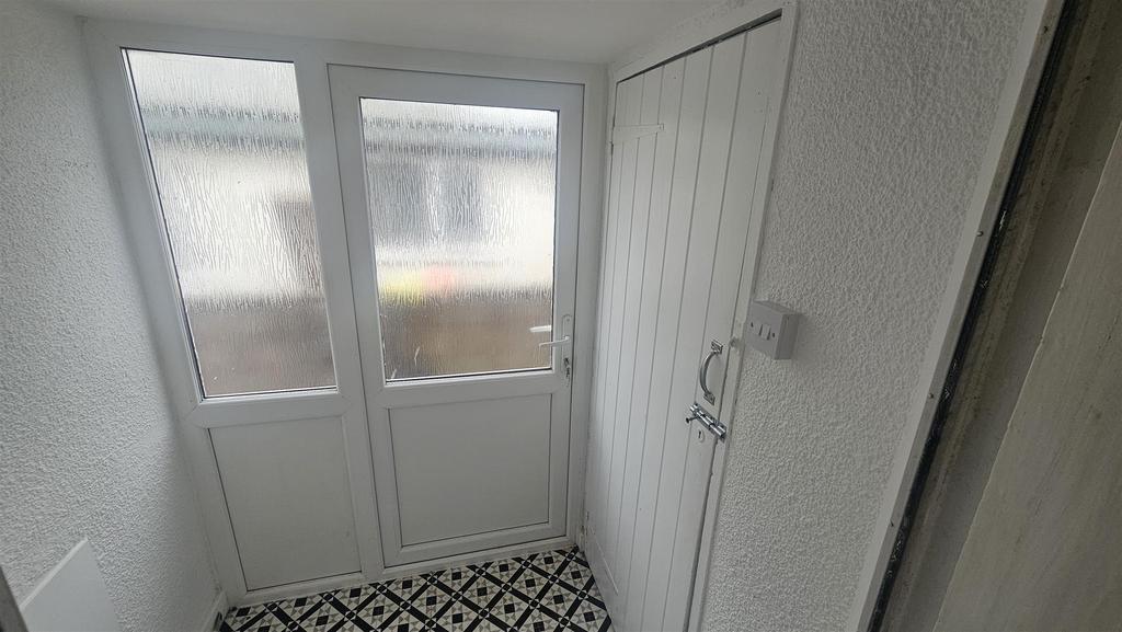 8 bacton 11.jpg