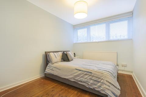2 bedroom flat to rent, Woodland Road, London, SE19