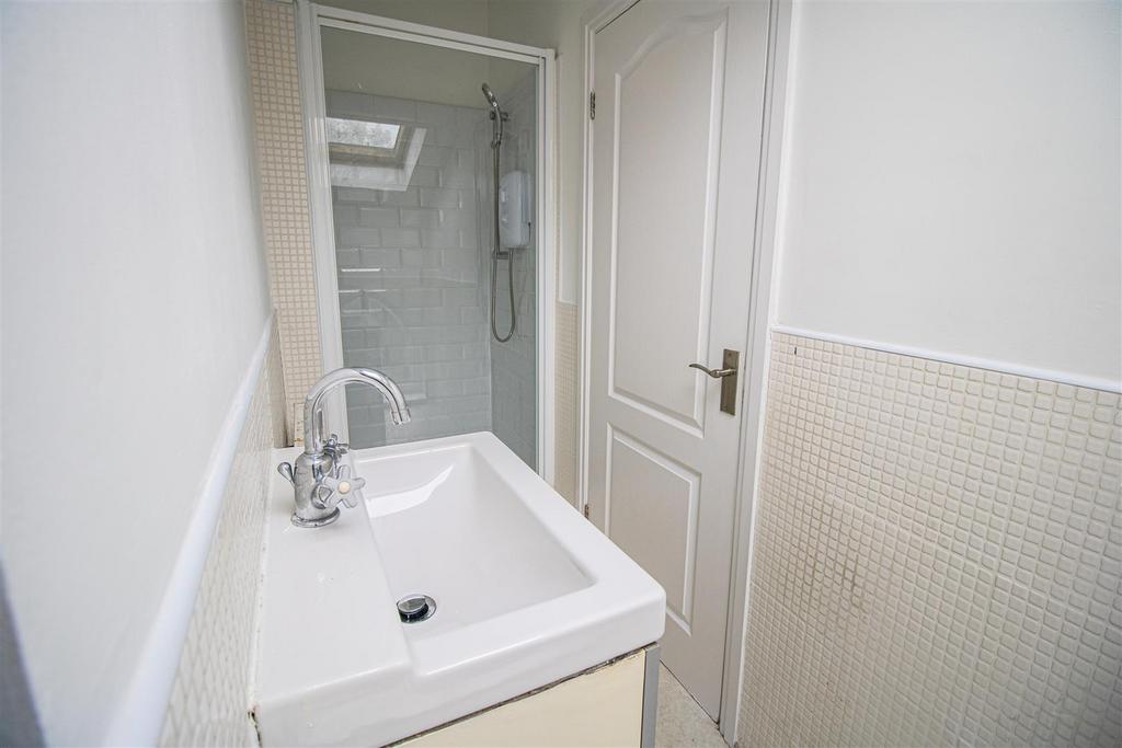 Bedroom 4 En-Suite Bathroom