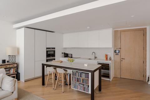 2 bedroom flat for sale, Wood Lane, London