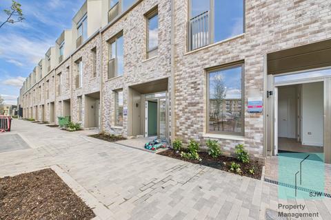3 bedroom townhouse to rent, Appleton Way, Cambridge CB3