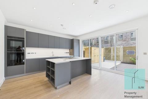 3 bedroom townhouse to rent, Appleton Way, Cambridge CB3