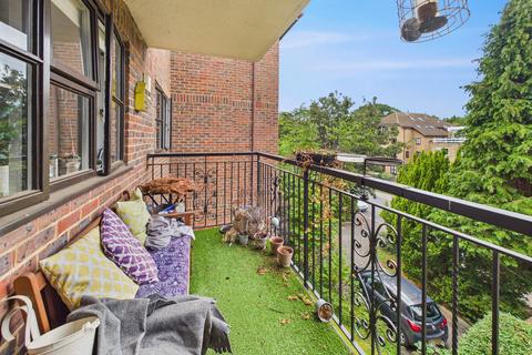 2 bedroom flat to rent, Regents Court, 58 Albemarle Road, Beckenham, Kent, BR3