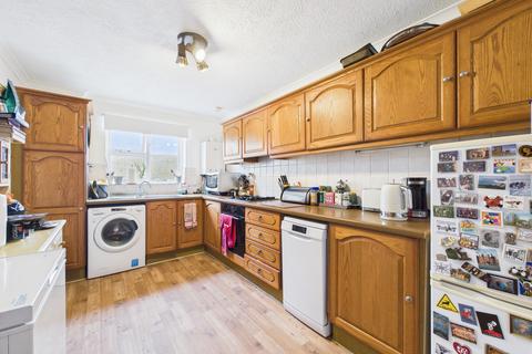 2 bedroom flat to rent, Regents Court, 58 Albemarle Road, Beckenham, Kent, BR3