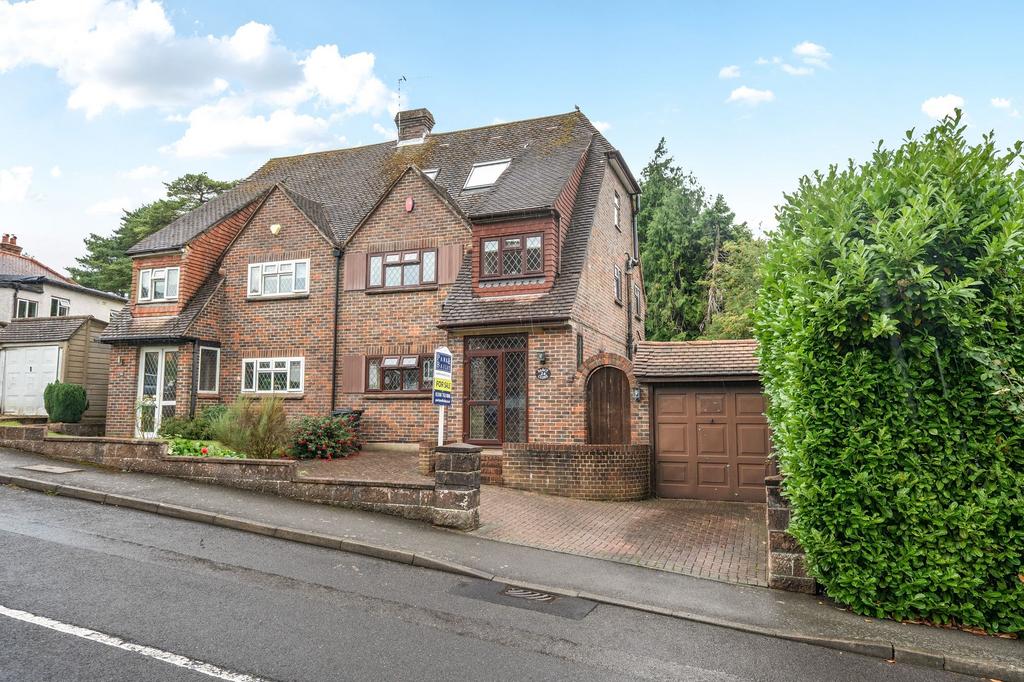 Detached house exterior, garage