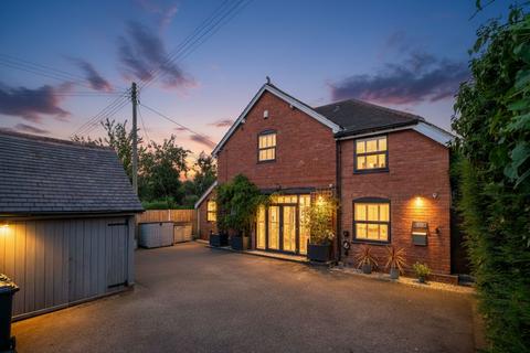 4 bedroom detached house for sale, Birmingham Road, Marlbrook, B61