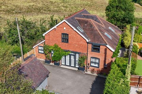 Birmingham Road, Marlbrook, B61