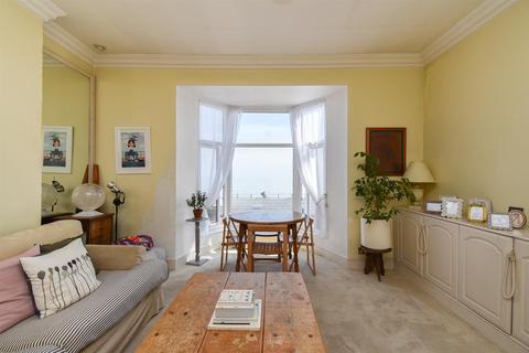 White Rock, Hastings