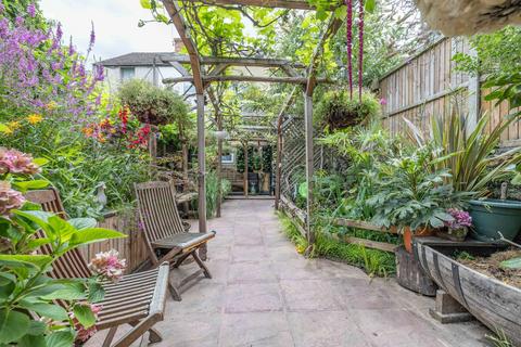 4 bedroom end of terrace house for sale, Military Road, Canterbury, CT1