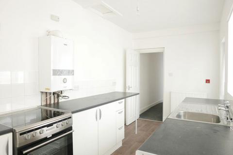 1 bedroom flat to rent, Flat B, 2 Pearson Park, Hull, HU5 2SY