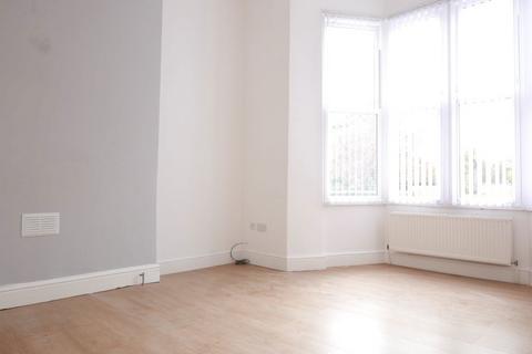 1 bedroom flat to rent, Flat B, 2 Pearson Park, Hull, HU5 2SY