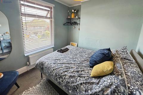 4 bedroom end of terrace house for sale, High Street, Heol-y-cyw, Bridgend County. CF35 6HR