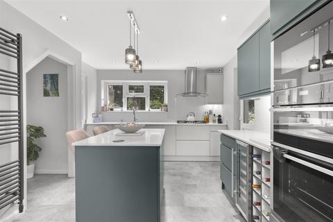 3 bedroom end of terrace house for sale, Coronation Hill, Epping