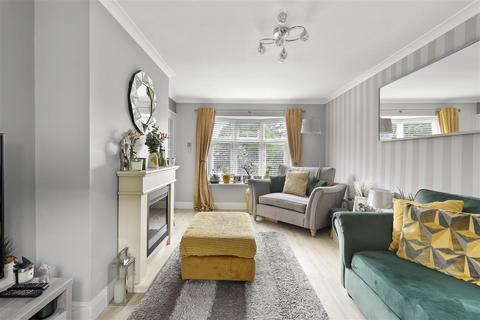 3 bedroom end of terrace house for sale, Coronation Hill, Epping