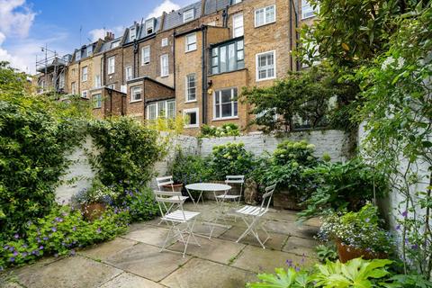 17 Alderney Street, London, SW1V 4ES
