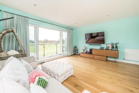 undefined, Greenview Drive, Raynes Park SW20