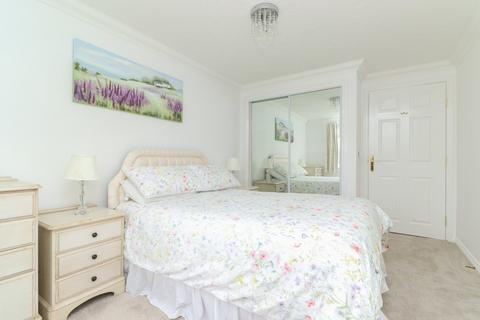 2 bedroom retirement property for sale, Beach Avenue, Birchington, Kent, CT7