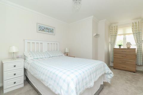 2 bedroom retirement property for sale, Beach Avenue, Birchington, Kent, CT7