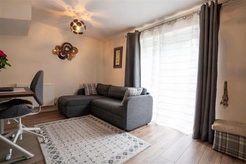 7 Bartons Way, Birmingham, B19 2LJ