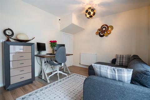 7 Bartons Way, Birmingham, B19 2LJ