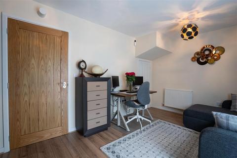 7 Bartons Way, Birmingham, B19 2LJ