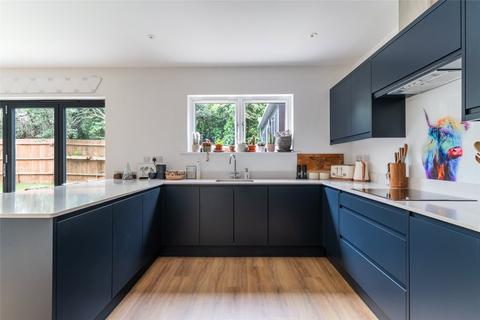 3 bedroom detached house for sale, Petridgewood Close, Redhill, Surrey, RH1