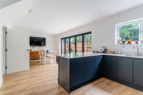 3 bedroom detached house for sale, Petridgewood Close, Redhill, Surrey, RH1