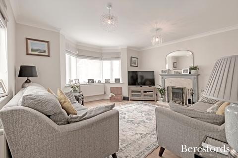 undefined, Hornbeam Chase, Brandon Groves, RM15
