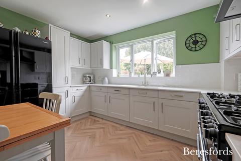 undefined, Hornbeam Chase, Brandon Groves, RM15