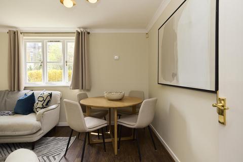 2 bedroom flat to rent, Brompton Park Crescent, London