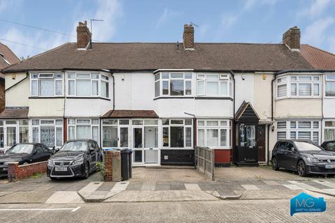 2 bedroom terraced house to rent, Chatsworth Drive, Enfield, EN1