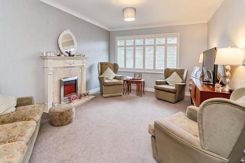 71 Defoe Drive, Stoke-on-trent, ST3 5HN