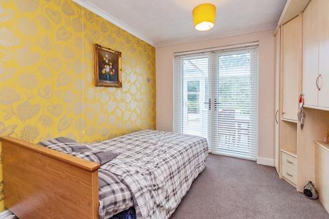 71 Defoe Drive, Stoke-on-trent, ST3 5HN