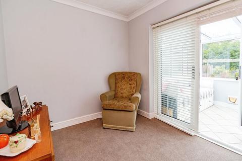 71 Defoe Drive, Stoke-on-trent, ST3 5HN