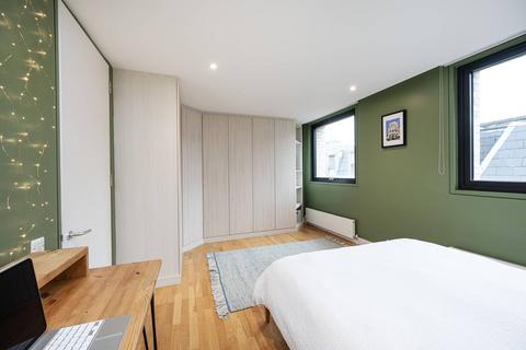 15a French Place, London, E1 6JB